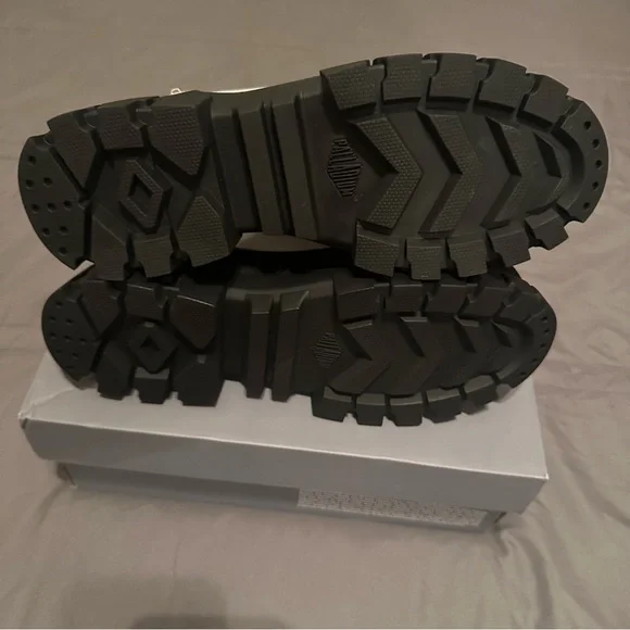 Palladium Star White Revolt Hi TX Boots NIB US 6.5 Women’s - Picture 5 of 5